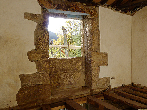 Interior da casa tradicional a ser remodelada