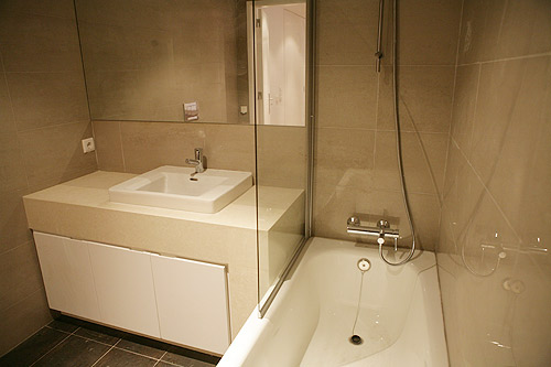 Detalhe de interior de apartamento remodelado em Lisboa