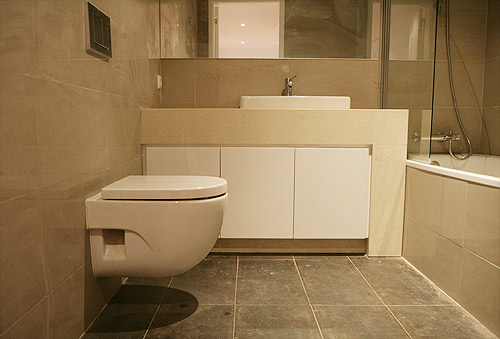 Detalhe de interior de apartamento remodelado em Lisboa