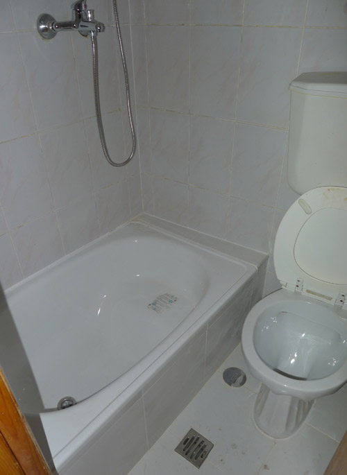 Interior da casa de banho, antes de ser remodelada