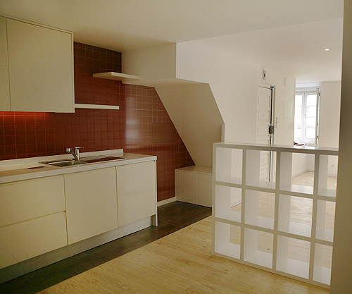 Interior de casa remodelada na zona histórica de Lisboa